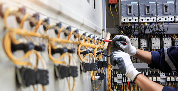 Professional Electrician technician working in Snyder, TX